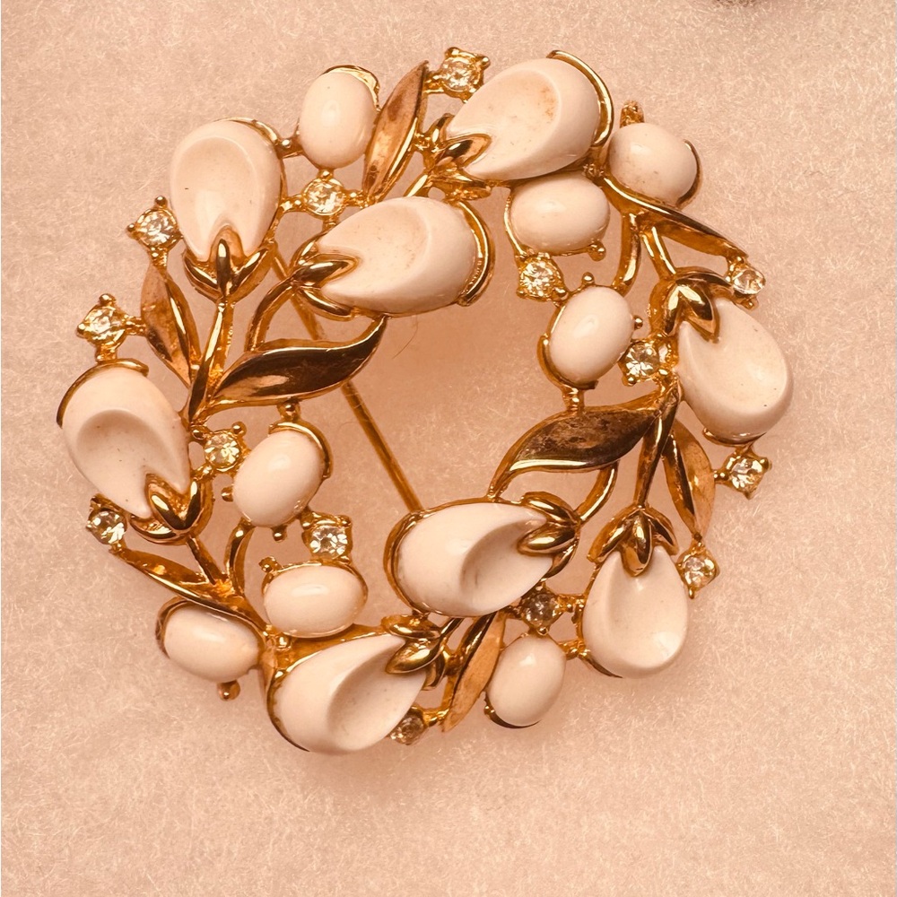 Crown Trifari Pebble Beach Floral Brooch